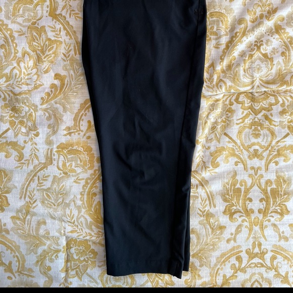 Under Armour Women’s Golf Capri Pant Size 8 - Picture 3 of 4